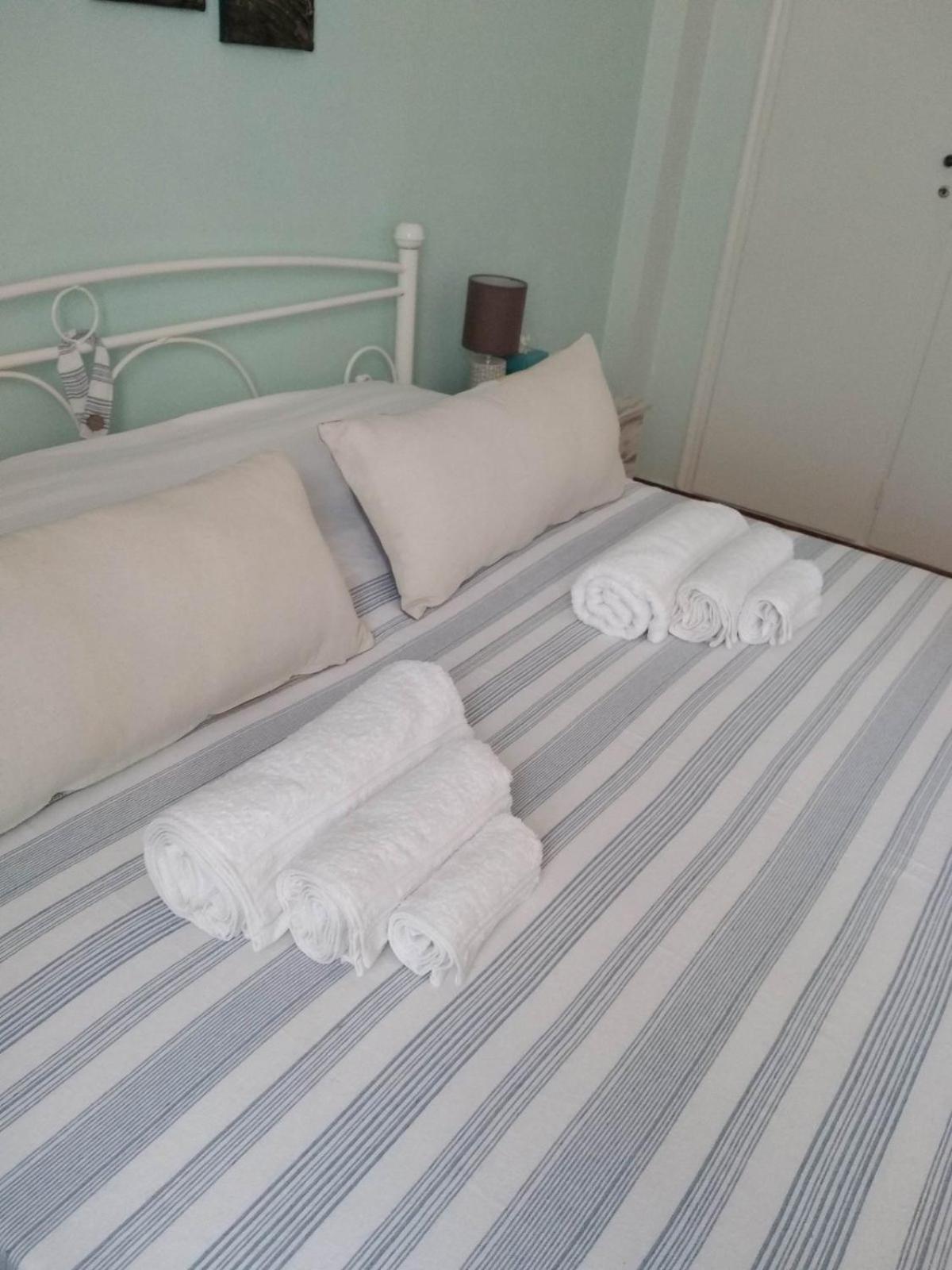 Efi'S Lycabettus Apartment เอเธนส์ ภายนอก รูปภาพ